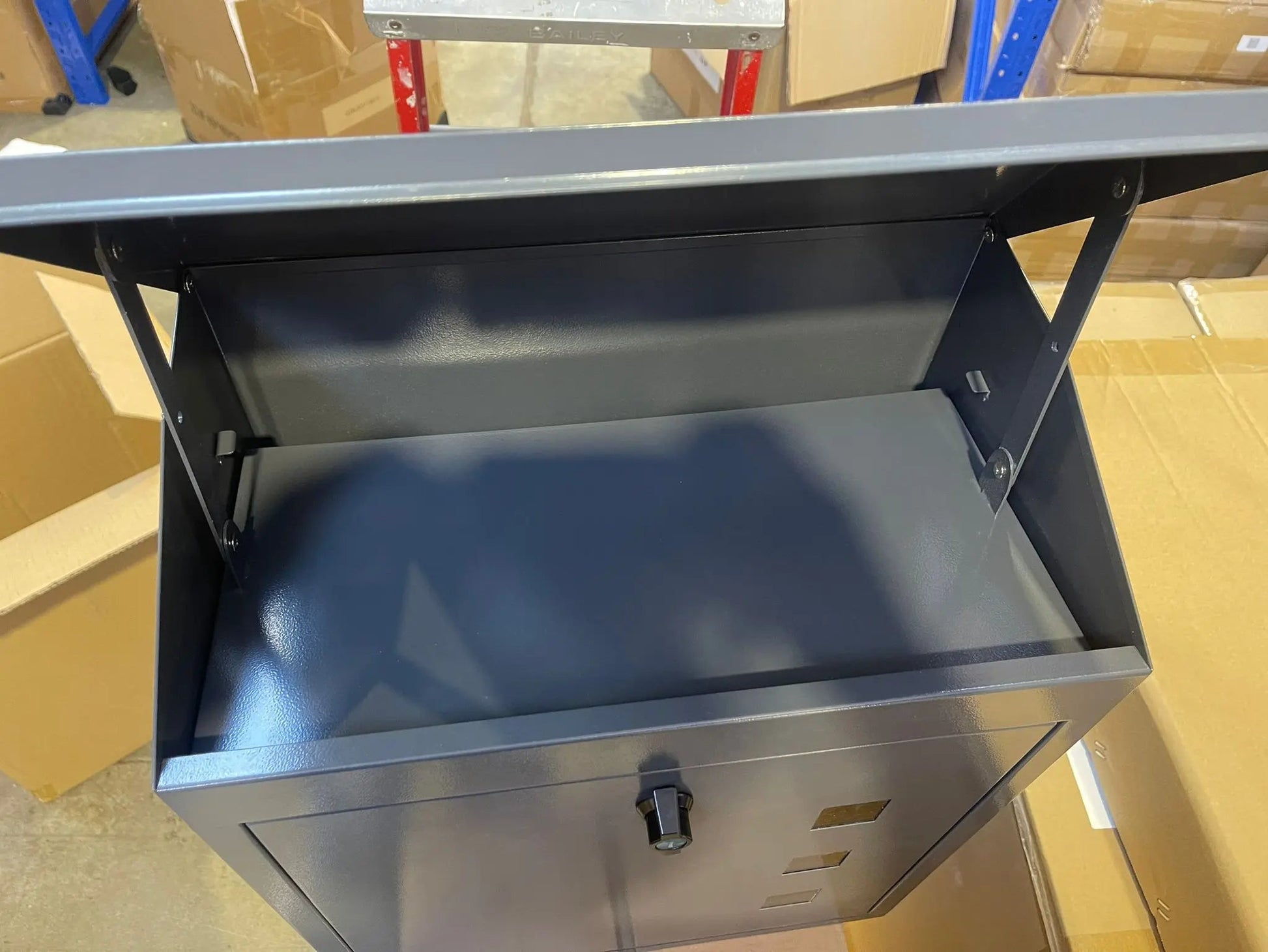 Big Letter Box for parcels size 520x420x250mm Promo +  Snap Deal.